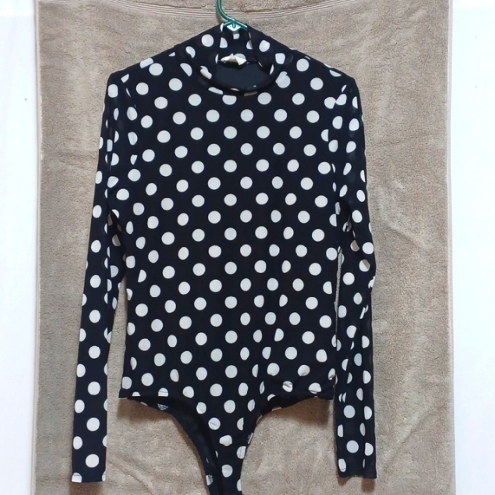 EMBER BODY SUIT SIZE XL IN A BEAUTIFUL BLACK AND WHITE POKA DOTS POLYESTER